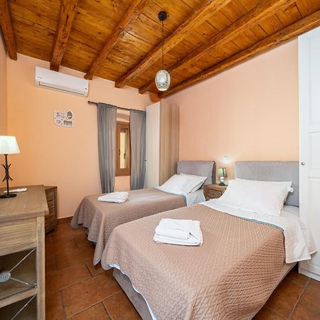 Luxury Stone Villa Φισκάρδο Εξωτερικό φωτογραφία