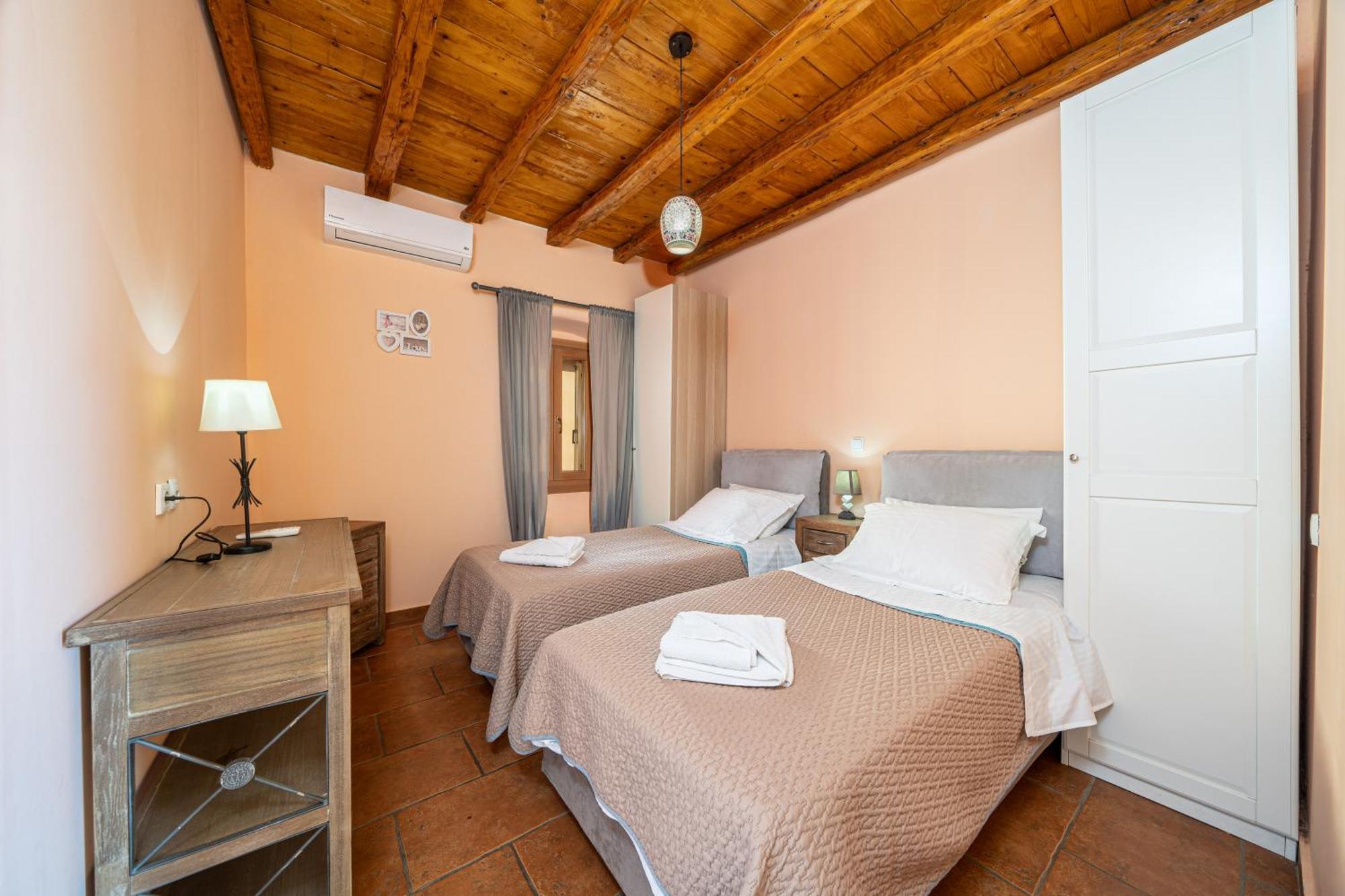 Luxury Stone Villa Φισκάρδο Εξωτερικό φωτογραφία