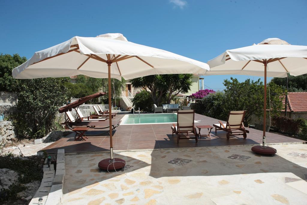 Luxury Stone Villa Φισκάρδο Εξωτερικό φωτογραφία