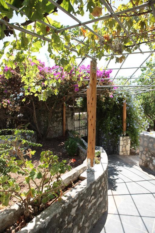 Luxury Stone Villa Φισκάρδο Εξωτερικό φωτογραφία